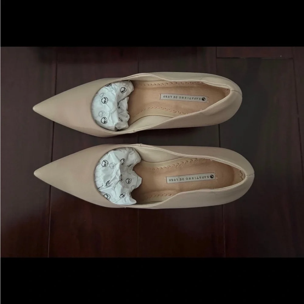 New Tan leather pointed toe heels pumps size 9 stylish day night comfort classic